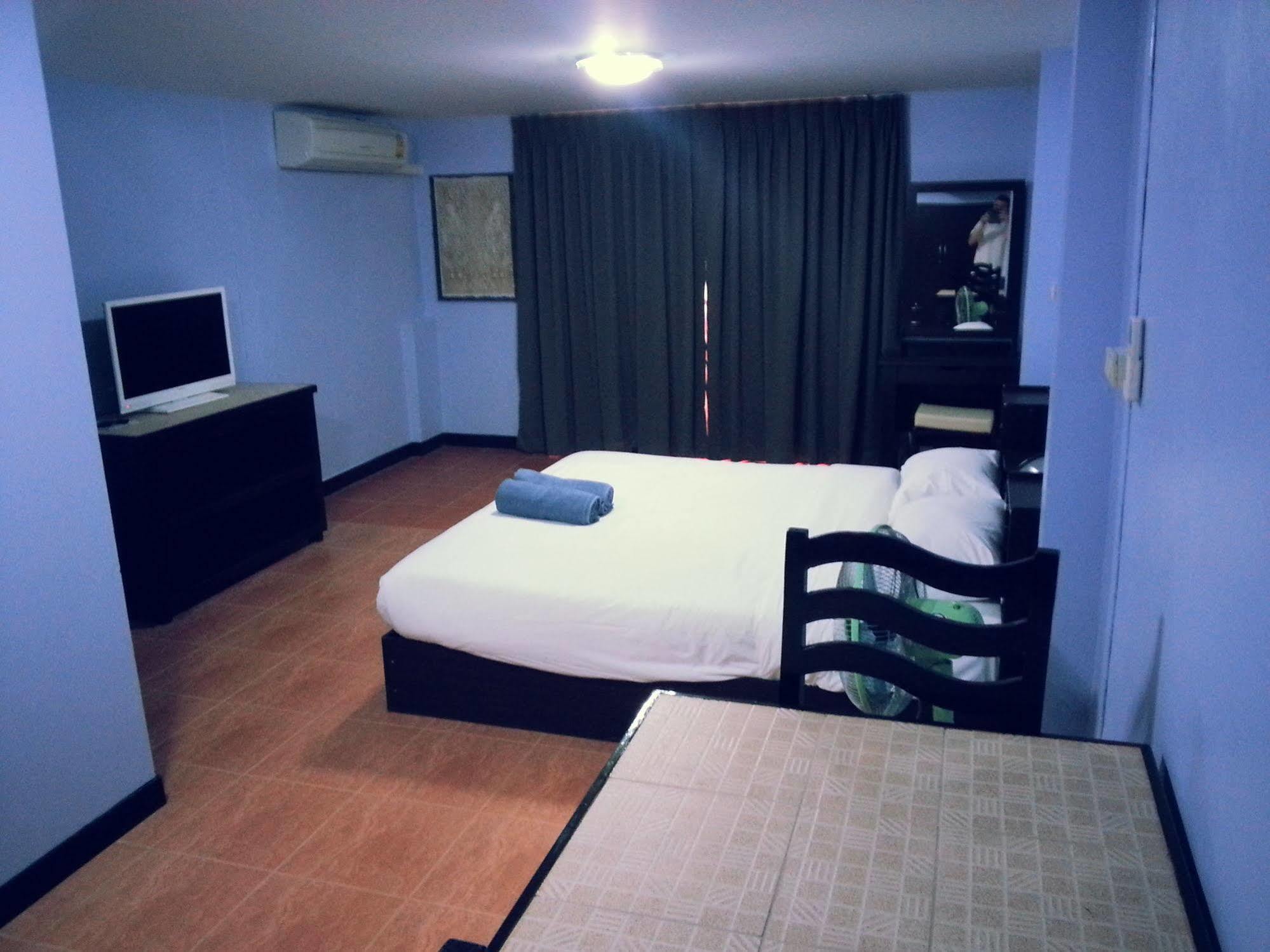 โอโย 963 ซันไชน์ เกสต์เฮาส์ Pattaya ภายนอก รูปภาพ